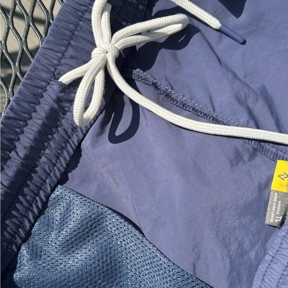 Eddie Bauer women’s WT Tidal Short size Large - Picture 4 of 7